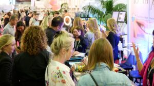 AGENDA 0707 Estetika is dé showroom voor de schoonheidssector 01